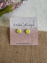 Load image into Gallery viewer, 8mm druzy studs - Multiple Colors
