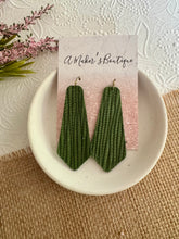 Load image into Gallery viewer, Olive Elongated Tie
